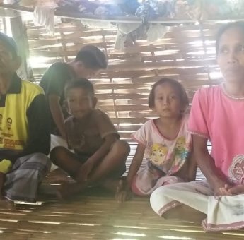 Potret Kehidupan Hanaking, Warga Bone yang Tinggal Dirumah Reot Berbahan Bambu