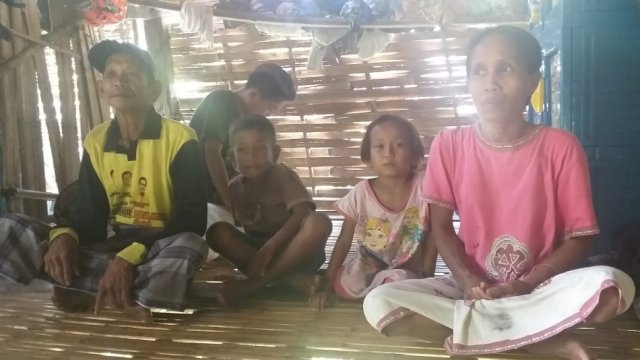 Potret Kehidupan Hanaking, Warga Bone yang Tinggal Dirumah Reot Berbahan Bambu