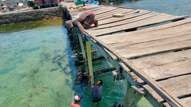 Swadaya Masyarakat Berhasil Perbaiki Dermaga Pulau Harapan Kabupaten Sinjai