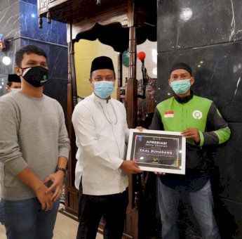 Hadir Salat Subuh Bersama Gojek, Wagub Sulsel Ingatkan Driver Kejar Keberkahan Rezeki