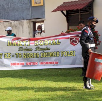 Jelang HUT Ke-75 Korps Brimob, Batalyon C Pelopor Polda Sulsel Gelar Kerja Bakti di Rumah Ibadah