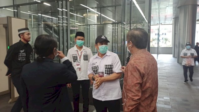 Sebelum Debat, Deng Ical – Dokter Fadli Dengarkan Masukan Warga Makassar