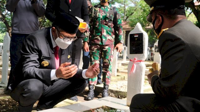 Gubernur Sulsel Pimpin Upacara Peringatan Hari Pahlawan, Ini Pesannya