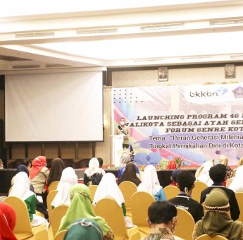 Sulkarnain Kadir Kukuhkan Forum GenRe Kota Kendari dengan Program “4G”