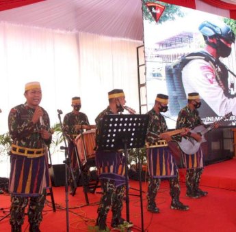 “Memukau” Tenri Betta Perkusi Batalyon C Brimobda Sulsel Tampil Semarakkan Puncak HUT Brimob Ke-75