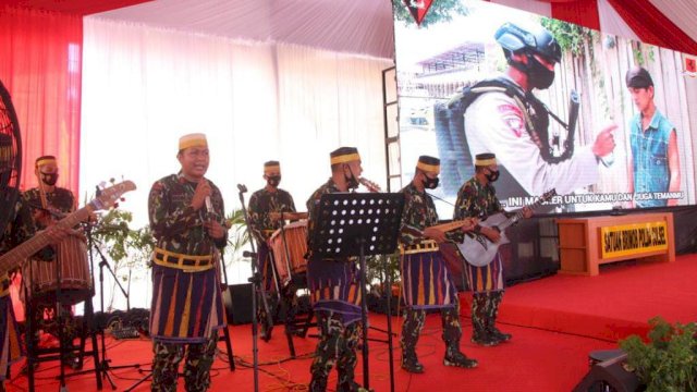 “Memukau” Tenri Betta Perkusi Batalyon C Brimobda Sulsel Tampil Semarakkan Puncak HUT Brimob Ke-75