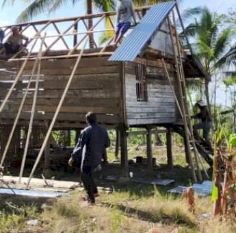 Pemdes Turu Adae Kabupaten Bone, Gerak Cepat Bantu Nenek sitti