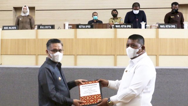 Walikota Kendari Sulkarnain Kadir (kiri) dan Ketua DPRD Kota Kendari Subhan (kanan). Foto: istimewa