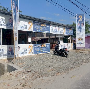 Pilkada Lutra 2020. Kendarai Mobil Brending MTR-RL Puluhan OTK Seruduk Posko BISA