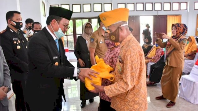 Temui Para Veteran di Hari Pahlawan, Iqbal: Jaga Kesehatan, Jangan Terkena Virus