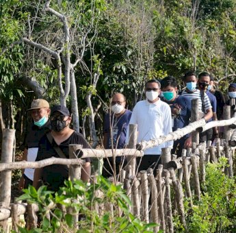 Nurdin Abdullah Kembali Tinjau Progres Pembangunan Pedestrian Kawasan Wisata Bira