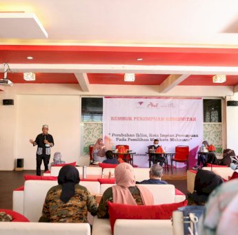 Pilwali Makassar 2020. Dihadapan Komunitas Perempuan, Deng Ical Bahas Solusi Kebutuhan Internet Ala DILAN