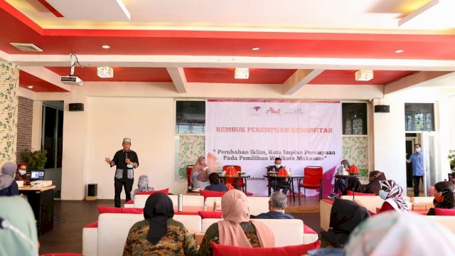 Pilwali Makassar 2020. Dihadapan Komunitas Perempuan, Deng Ical Bahas Solusi Kebutuhan Internet Ala DILAN