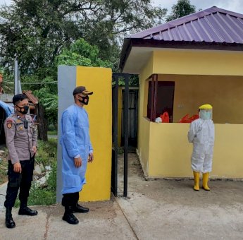 Kapolres Soppeng Kunjungi Anggotanya yang Terpapar Covid-19