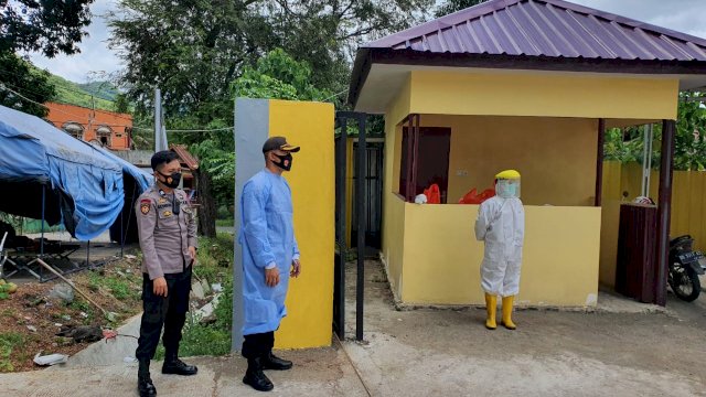 Kapolres Soppeng Kunjungi Anggotanya yang Terpapar Covid-19