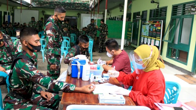 Kodim 1417/Kendari bekerjasama dengan PMI Kota Kendari melaksanakan Bakti Sosial Donor Darah. Foto: istimewa