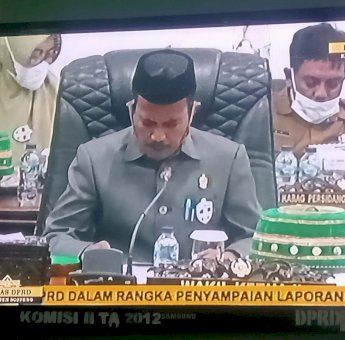 Pimpin Rapat Hasil Reses, Wakil Ketua DPRD Soppeng Riswan Dihujani Interupsi dan Dikritisi Rekan Satu Fraksinya