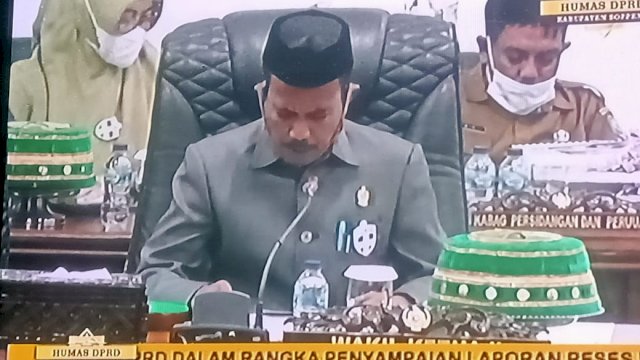 Wakil Ketua II DPRD Soppeng, Riswan, mempimpin Rapat Hasil Reses, Selasa (15/12/2020).