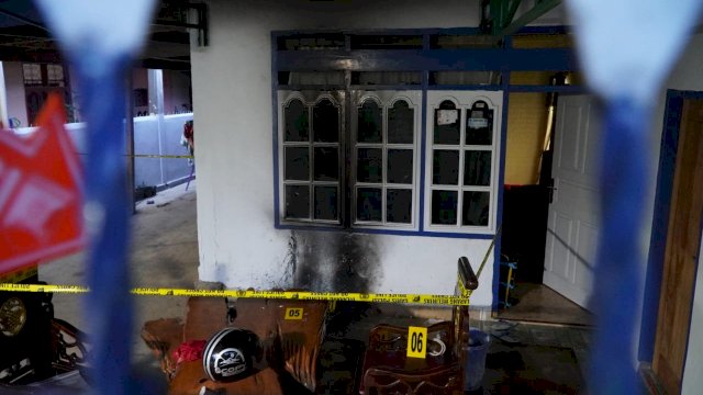 Rumah Ketua KPU Kabupaten Muna Kubais yang dibom OTK. Foto: istimewa