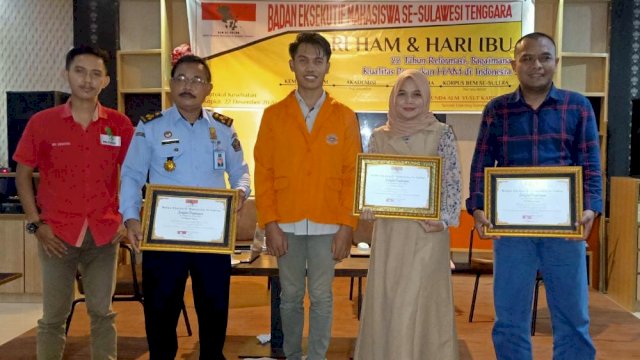 BEM se-Sultra mengadakan kegiatan dalam memperingati Hari HAM sekaligus dirangkaikan dengan Hari Ibu. Foto: istimewa