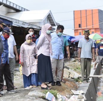 Pasca Cuti IDP Langsung Tinjau Pembangunan Infrastruktur Pasar Bone-bone