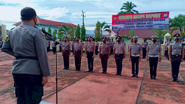 Awal 2021, 57 Anggota Polres Sinjai Naik Pangkat