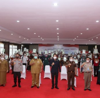 Sertifikat Tanah se-Indonesia Diserahkan, Sultra Dapat 22. 072 Sertifikat