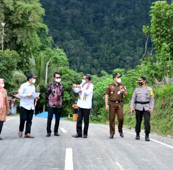 Gubernur Nurdin Abdullah Resmikan 10 Kilometer Jalan di Daerah Terisolir Sinjai