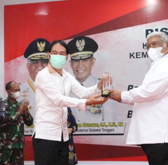 Pisah Sambut Kakanwil Kemenkumham Sultra, Ini Harapan Ali Mazi