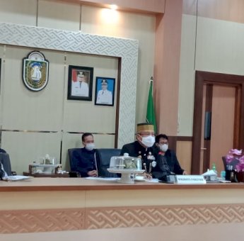 Taufan Pawe Persentase Pada Penganugerahan Kebudayaan PWI 2021