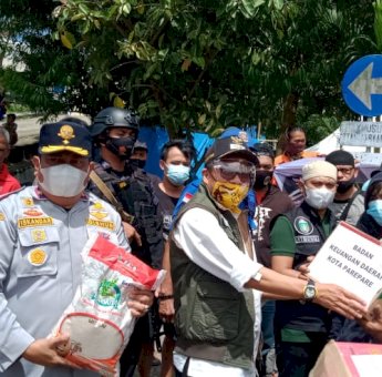 Taufan Pawe Serahkan Bantuan Pemkot Parepare untuk Warga Sulbar Terdampak Bencana