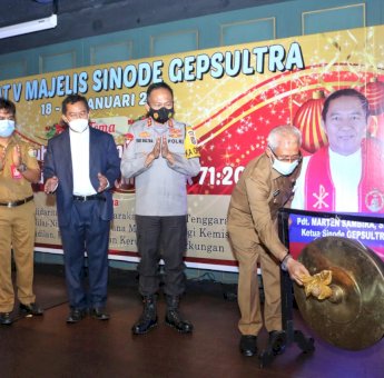 Hadiri Rapat V Majelis Sinode Gepsultra, Wagub Harap Kerukunan Beragama Terus Ditumbuhkembangkan