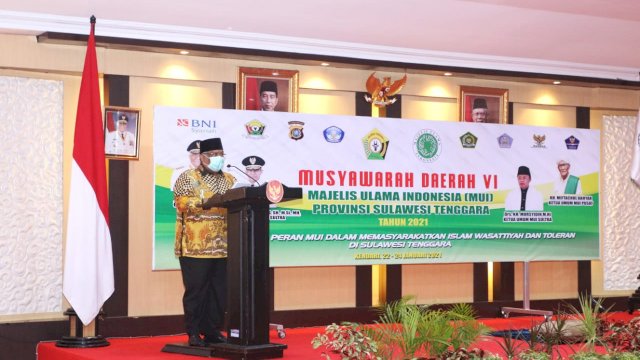 Gubernur Sultra Ali Mazi saat membuka acara Musda VI MUI Sultra. Foto: Kominfo Sultra