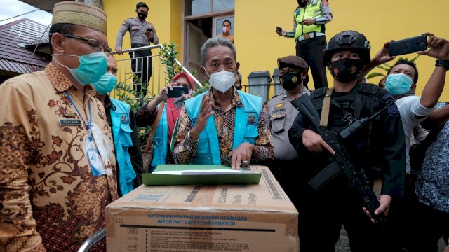 Vaksin Covid-19 Tiba di Soppeng Dengan Pengawalan Ketat, Ini yang Jadi Prioritas Vaksinasi Tahap Pertama