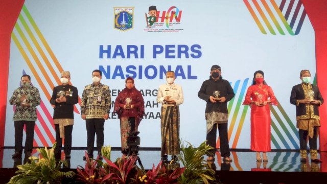 Taufan Pawe Raih Penghargaan Anugerah Kebudayaan Dari PWI Pusat