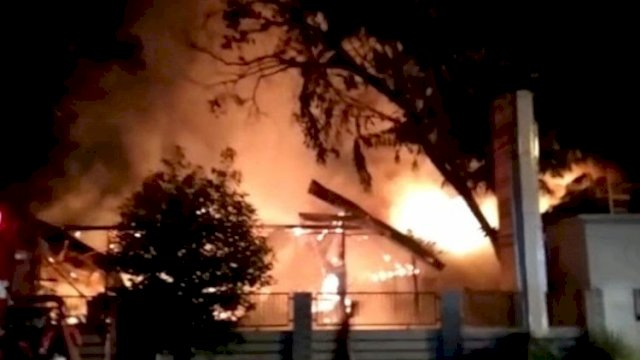 Kebakaran melanda Gedung Fakultas Teknik Universitas Andi Djemma (Unanda) di Jalan Tandi Pau, Kota Palopo, Sulawesi Selatan, pada Selasa (1/12/2020) sekitar 04.00 Wita.