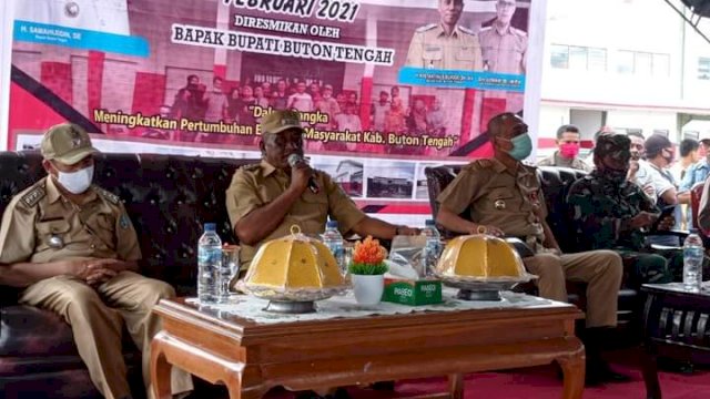 Bupati Buteng H. Samahuddin, SE saat membawakan sambutan dalam acara peresmian Pasar Sentral Kabupaten Buteng. Foto: istimewa