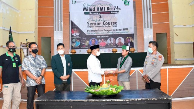 Wakil Wali Kota Palopo Rahmat Masri Bandaso (RBM) menghadiri Milad ke-74 Himpunan Mahasiswa Islam (HMI) di Gedung SCC Kota Palopo, Jumat (5/2/ 2021).