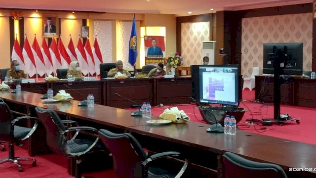 Gubernur Sultra Ali Mazi beserta jajarannya dalam mengikuti acara peluncuran Laporan Tahunan Ombudsman RI Tahun 2020 secara virtual. Foto: Akbar Tanjung