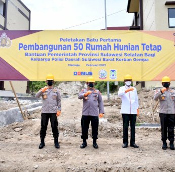 Kapolri dan Gubernur Sulsel Lakukan Peletakan Batu Pertama 100 Unit Huntap Bagi Korban Gempa Sulbar