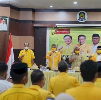 Iksan Iskandar: Airlangga Presidenku, Taufan Pawe Gubernurku