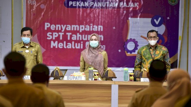 Bupati Luwu Utara Indah Putri Indriani, menghadiri pekan panutan pajak, di Aula Laga Ligo Kantor Bupati Luwu Utara, Senin (16/02/2021).
