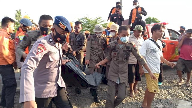 Tim SAR Gabungan Temukan Warga yang Tenggelam di Aliran Sungai Libureng Bone Dalam Keadaan Meninggal