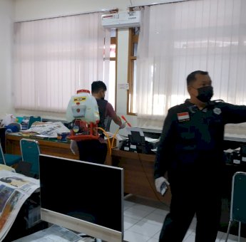 Kantor Wali Kota Parepare Rutin Disemprot Disinfektan