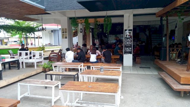 Dapoer 24 Bone, Tempat Recomended Ngopi Sambil Nongkrong