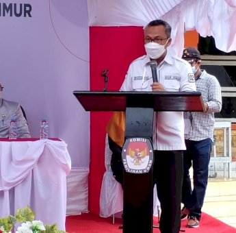 Momen Haru Penetapan Pemenang Pilkada Lutim, Budiman Menitihkan Air Mata Mendoakan Husler