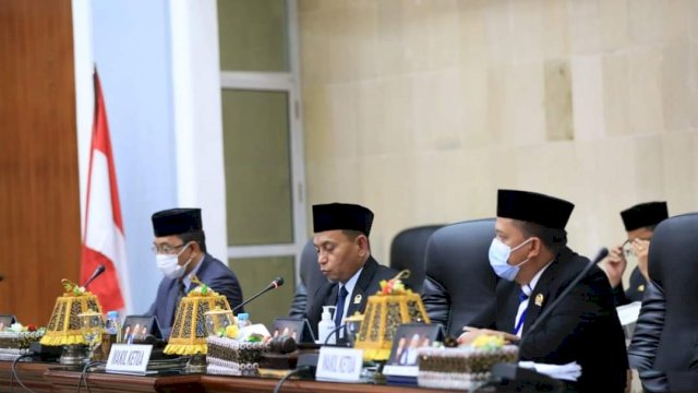 Rapat Paripurna Pengumuman dan Penetapan Bupati dan Wakil Bupati Terpilih Pemilihan Kepala Daerah (Pilkada) 2020 Kabupaten Luwu Timur, Senin (22/02/2021).