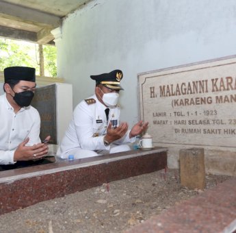Usai Dilantik, Wabup Gowa Rauf Malaganni Ajak Menantu Ziarah ke Makam Orang Tua