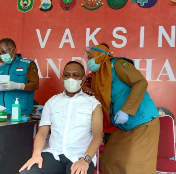 Divaksin Covid-19 Pertama, RMB Imbau Masyarakat Jaga Kesehatan