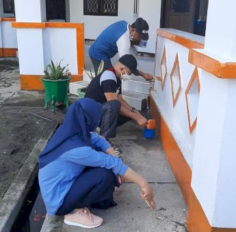 Jaga Kesehatan Lingkungan, Dinas Kominfo Palopo Gelar Jumat Bersih